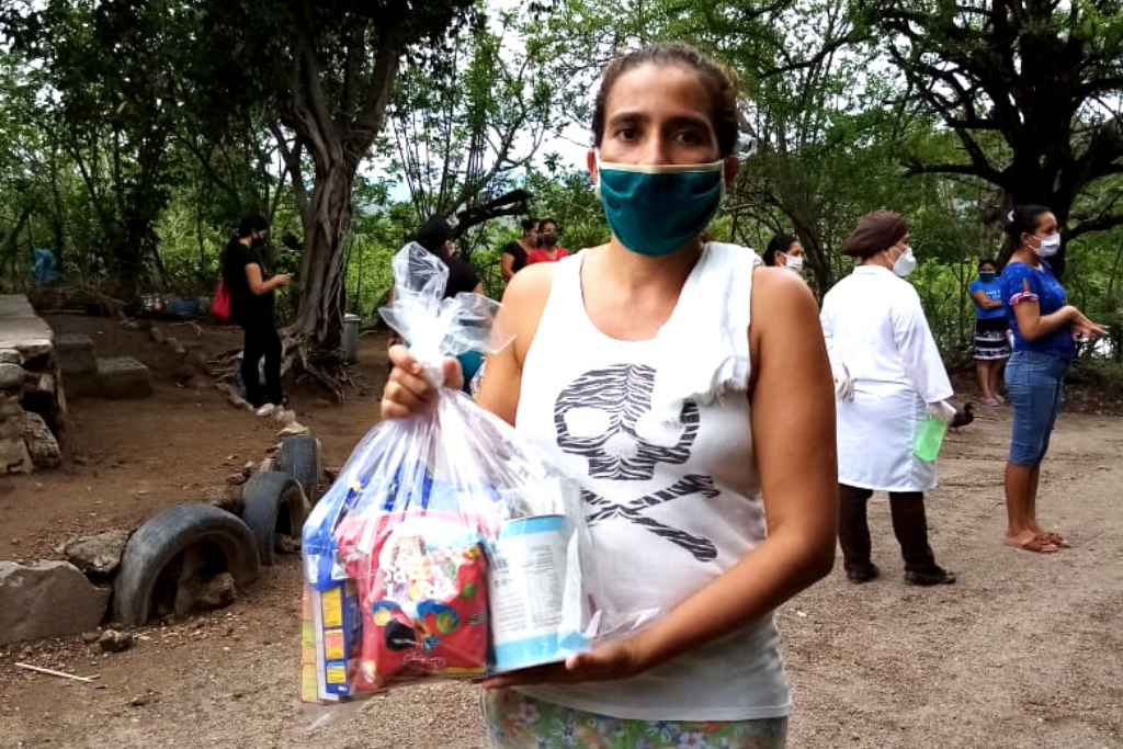 La dotación de alimentos se realizó a familias de Jutiapa.