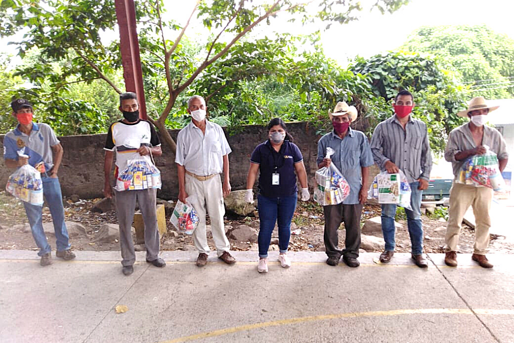 La dotación de alimentos se realizó a familias de Jutiapa.