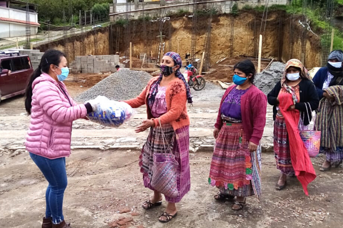 315 familias de Totonicapán fueron beneficiadas con alimentos.