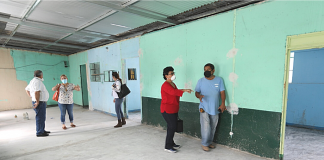 La seretaria Thelma Portillo supervisa el remozamiento a las instalaciones donde funcionará el centro del MAD y la sede departamental de SOSEP.