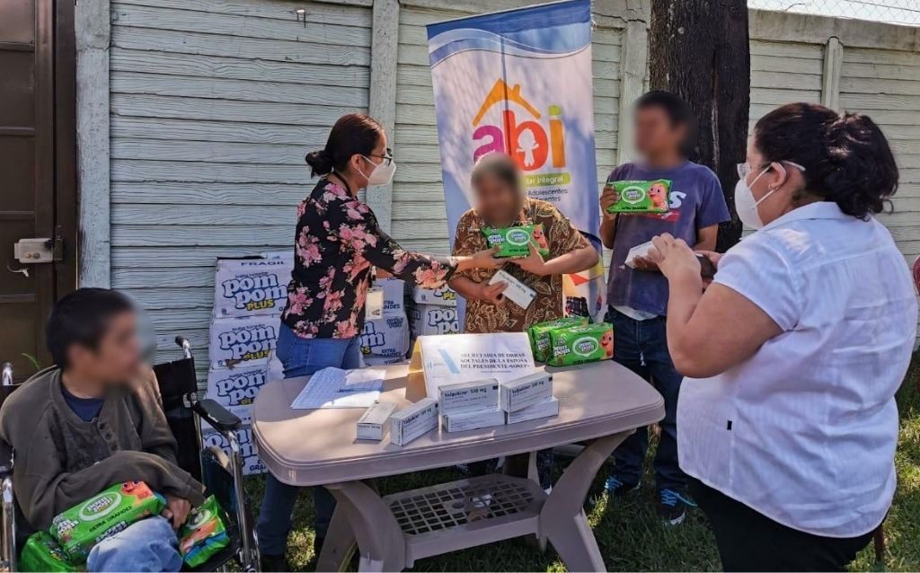 Sosep entrega 200 paquetes de toallas húmedas. 