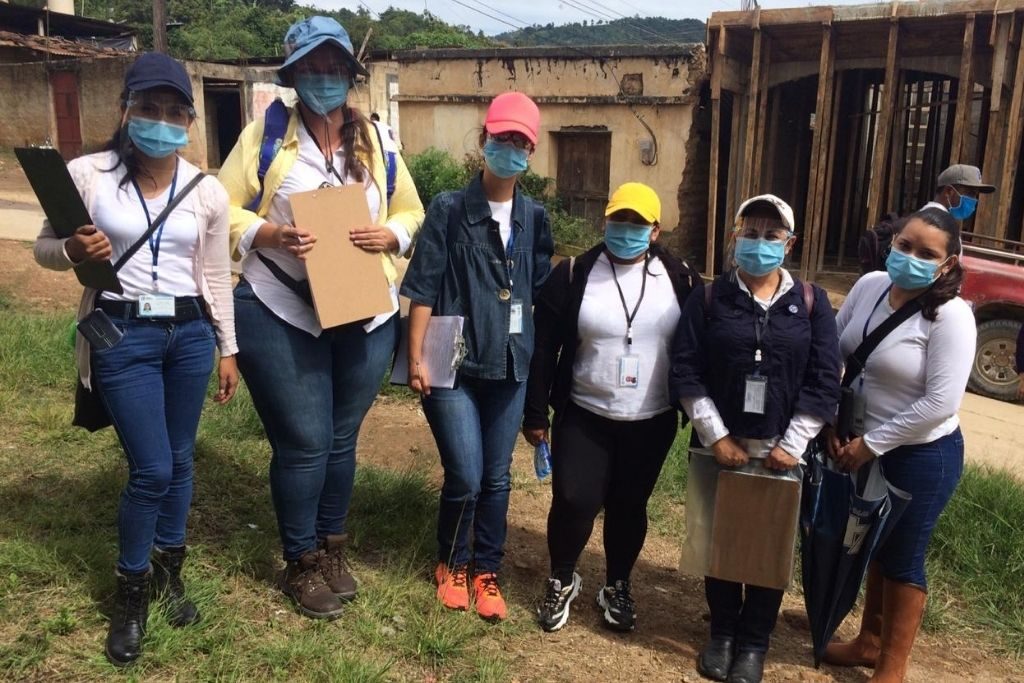 Parte del equipo de SOSEP que se realiza trabajo de campo en San Carlos Alzatate, Jalapa. 