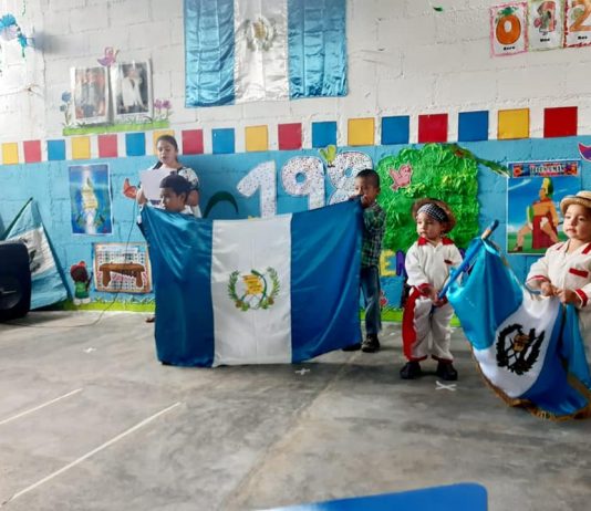 ACTIVIDAD CON BENEFICIARIOS EN HOGARES COMUNITARIOS