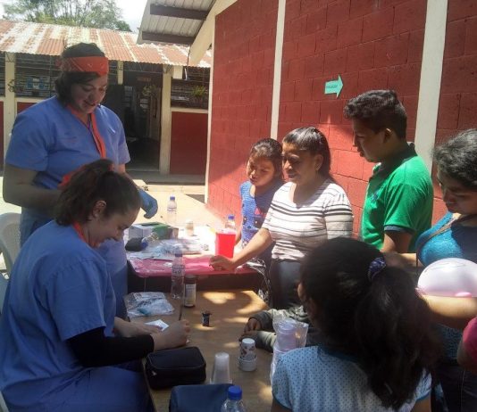 JORNADA MÉDICA EN SACATEPÉQUEZ