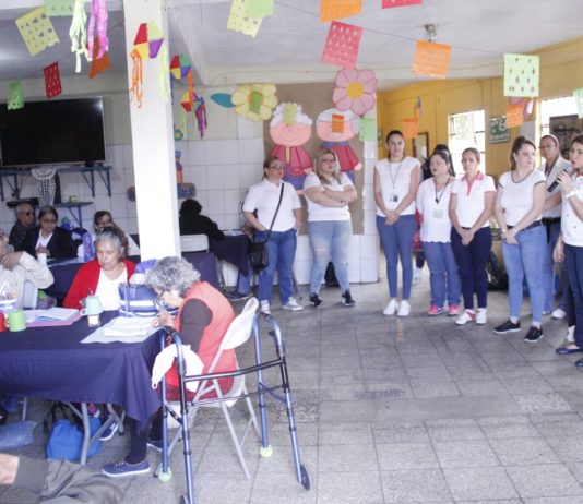 VISITA VOLUNTARIA A CENTRO MIS AÑOS DORADOS EN MIXCO